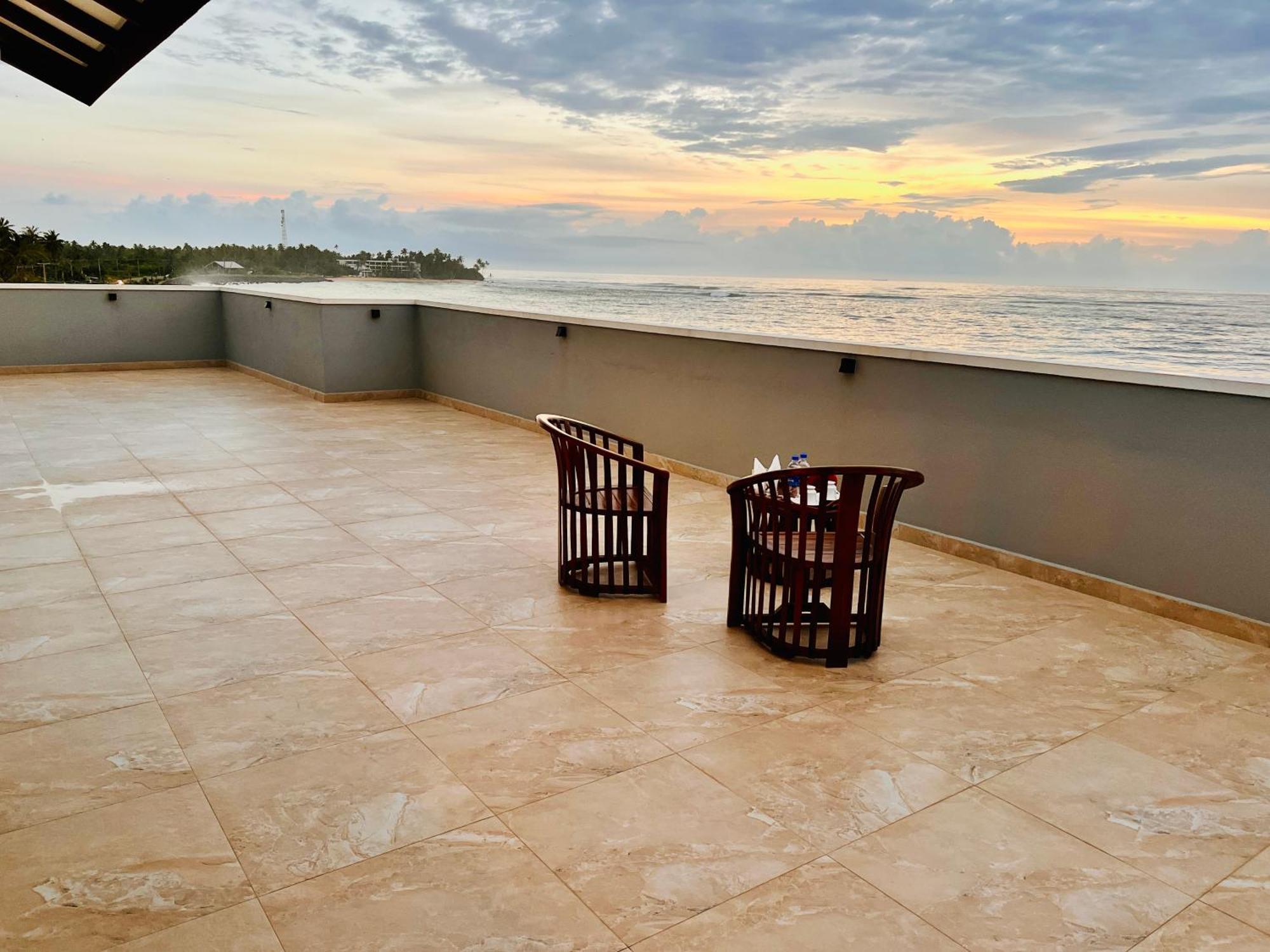 Ocean Front Villa Hikkaduwa Exteriér fotografie