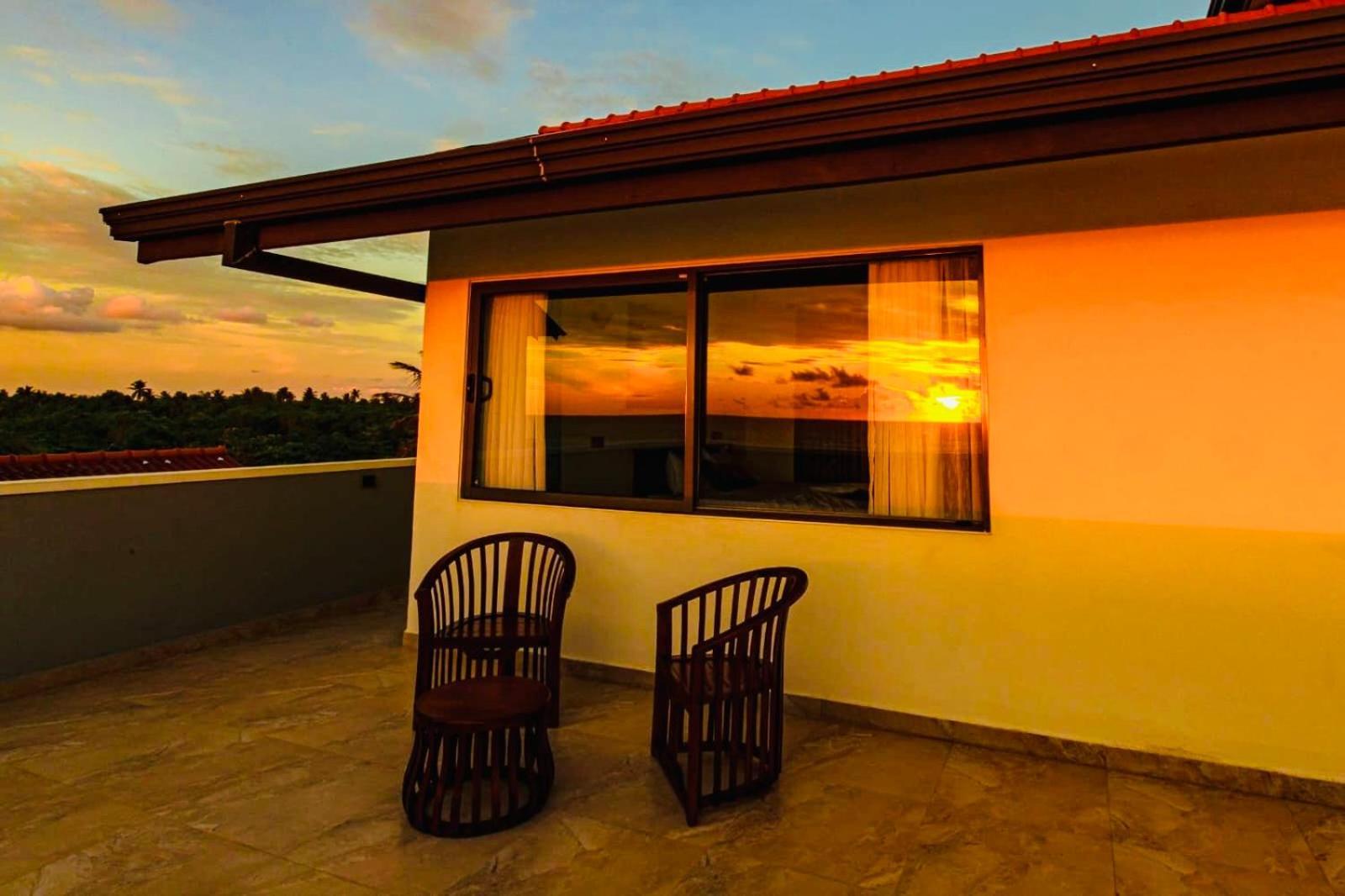 Ocean Front Villa Hikkaduwa Exteriér fotografie